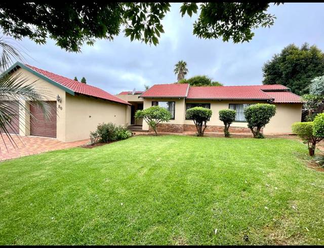 3 BEDROOM HOUSE FOR SALE IN NOORDHEUWEL